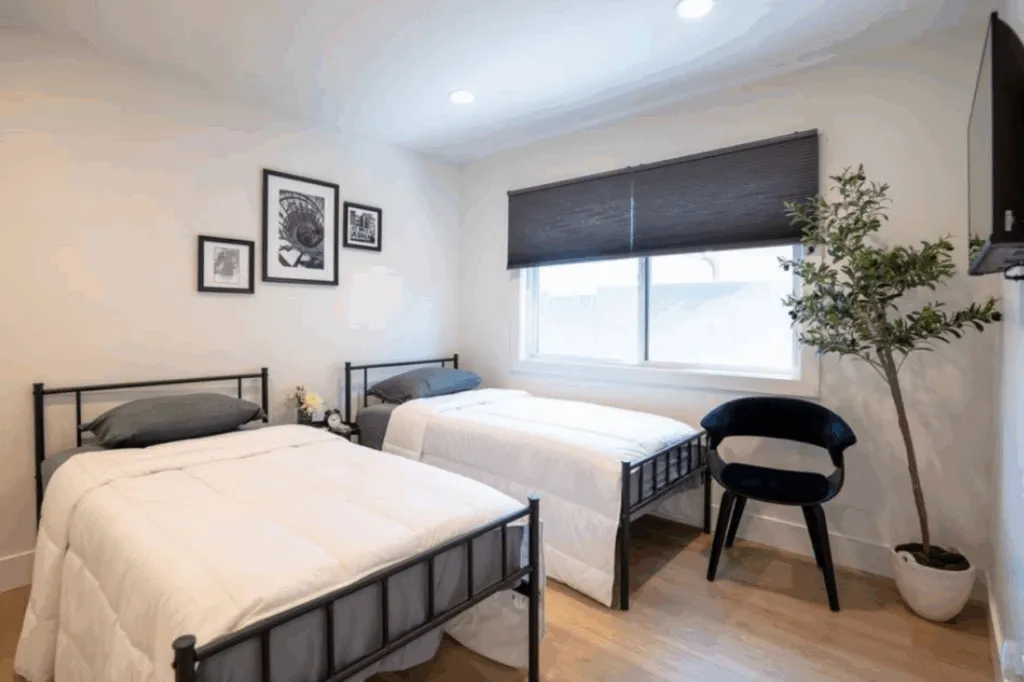 Comfortable treatment room at Surf City Detox